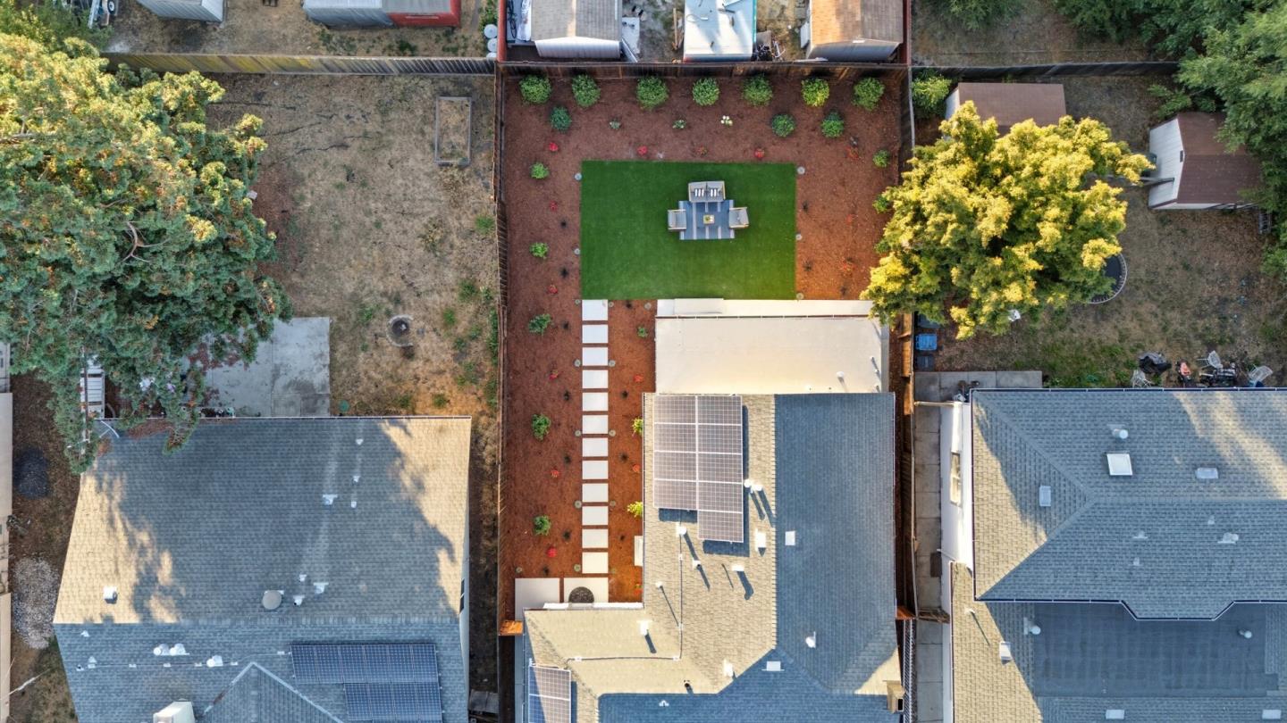 Detail Gallery Image 48 of 53 For 1117 Henderson Ave, Menlo Park,  CA 94025 - 3 Beds | 2 Baths