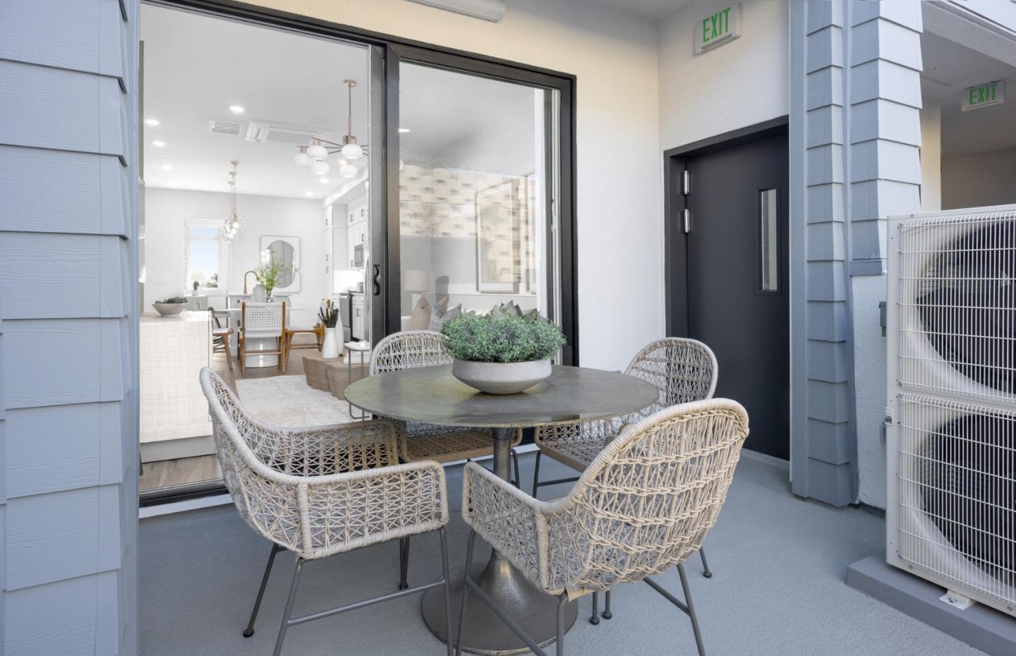 Detail Gallery Image 3 of 17 For 2419 Willow Dr, San Mateo,  CA 94403 - 3 Beds | 3 Baths