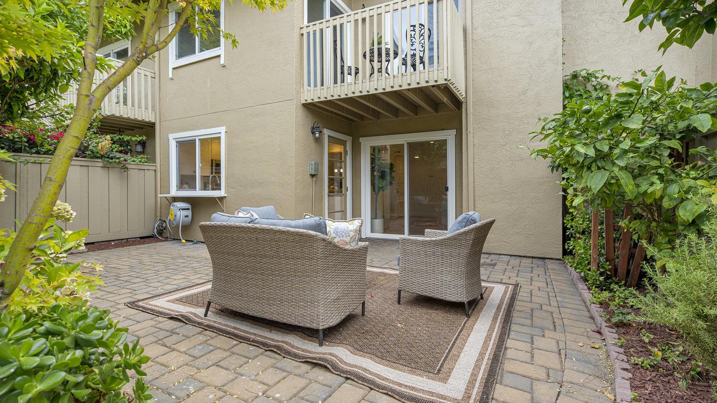 Detail Gallery Image 13 of 36 For 706 Celestial Ln, Foster City,  CA 94404 - 3 Beds | 2/1 Baths