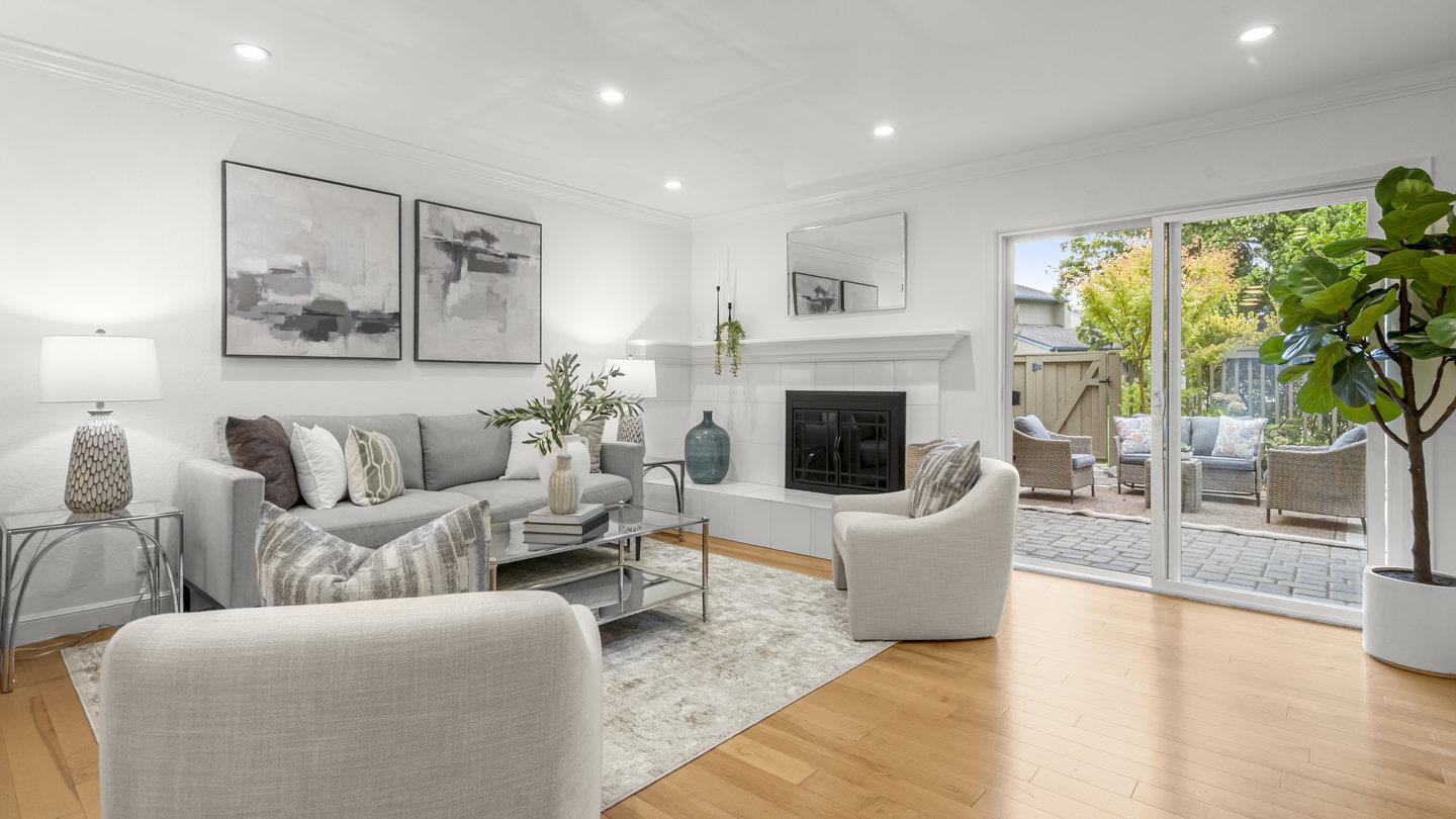 Detail Gallery Image 2 of 36 For 706 Celestial Ln, Foster City,  CA 94404 - 3 Beds | 2/1 Baths