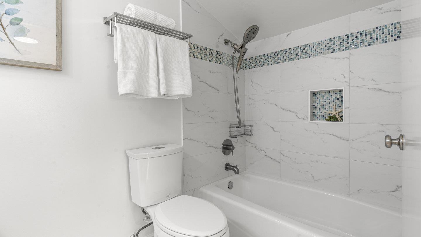 Detail Gallery Image 27 of 36 For 706 Celestial Ln, Foster City,  CA 94404 - 3 Beds | 2/1 Baths