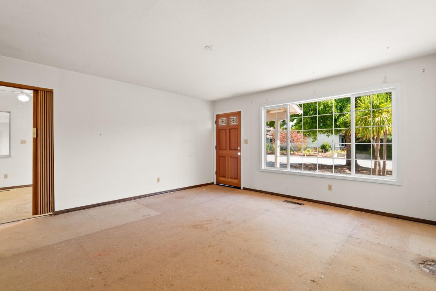Detail Gallery Image 3 of 12 For 1955 15th Ave, Santa Cruz,  CA 95062 - 3 Beds | 2 Baths