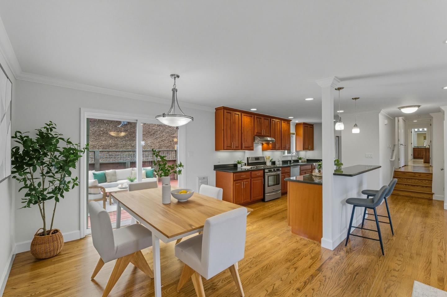 Detail Gallery Image 10 of 67 For 2315 Cheshire Way, Redwood City,  CA 94061 - 3 Beds | 2 Baths