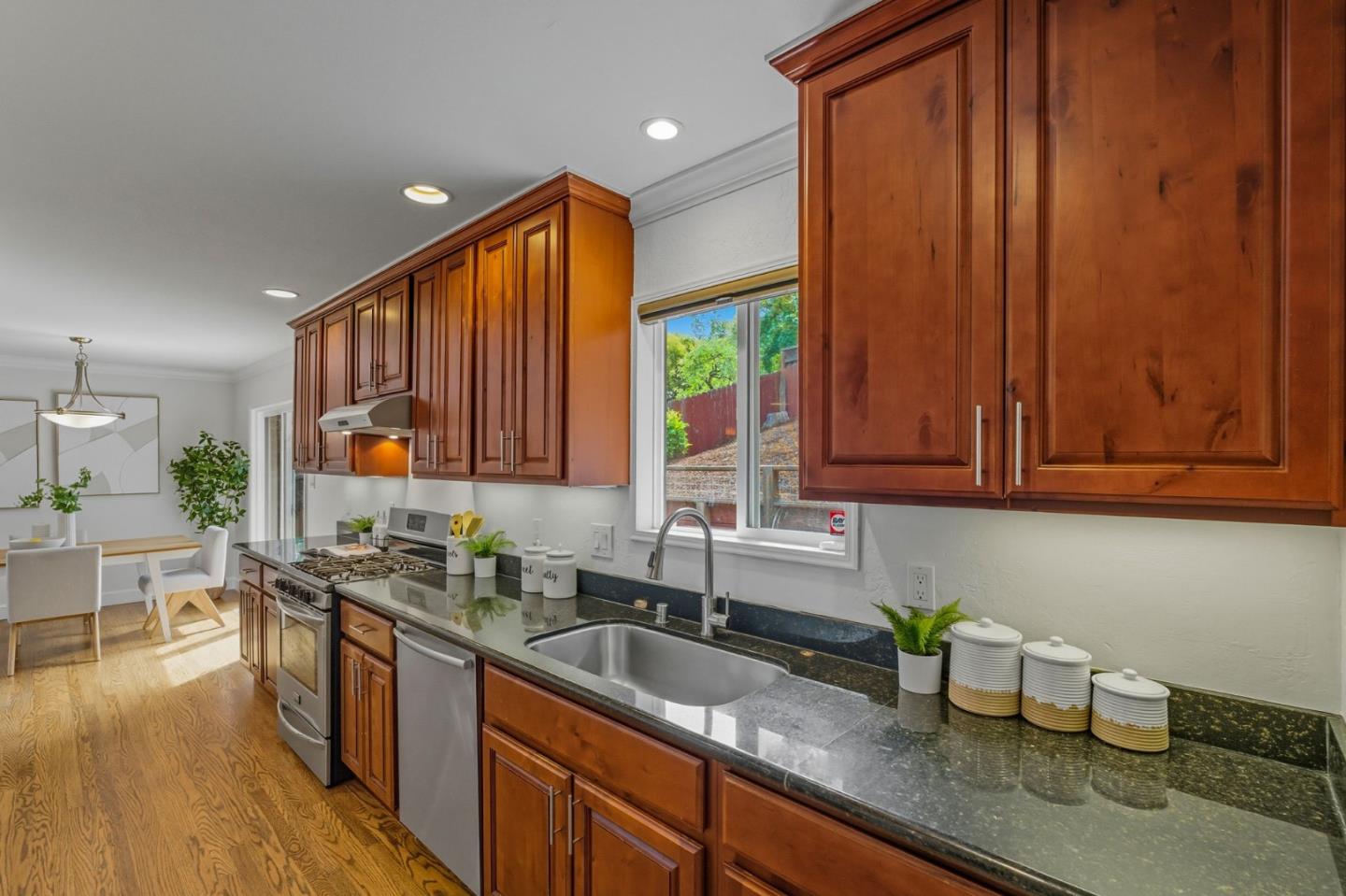 Detail Gallery Image 19 of 67 For 2315 Cheshire Way, Redwood City,  CA 94061 - 3 Beds | 2 Baths