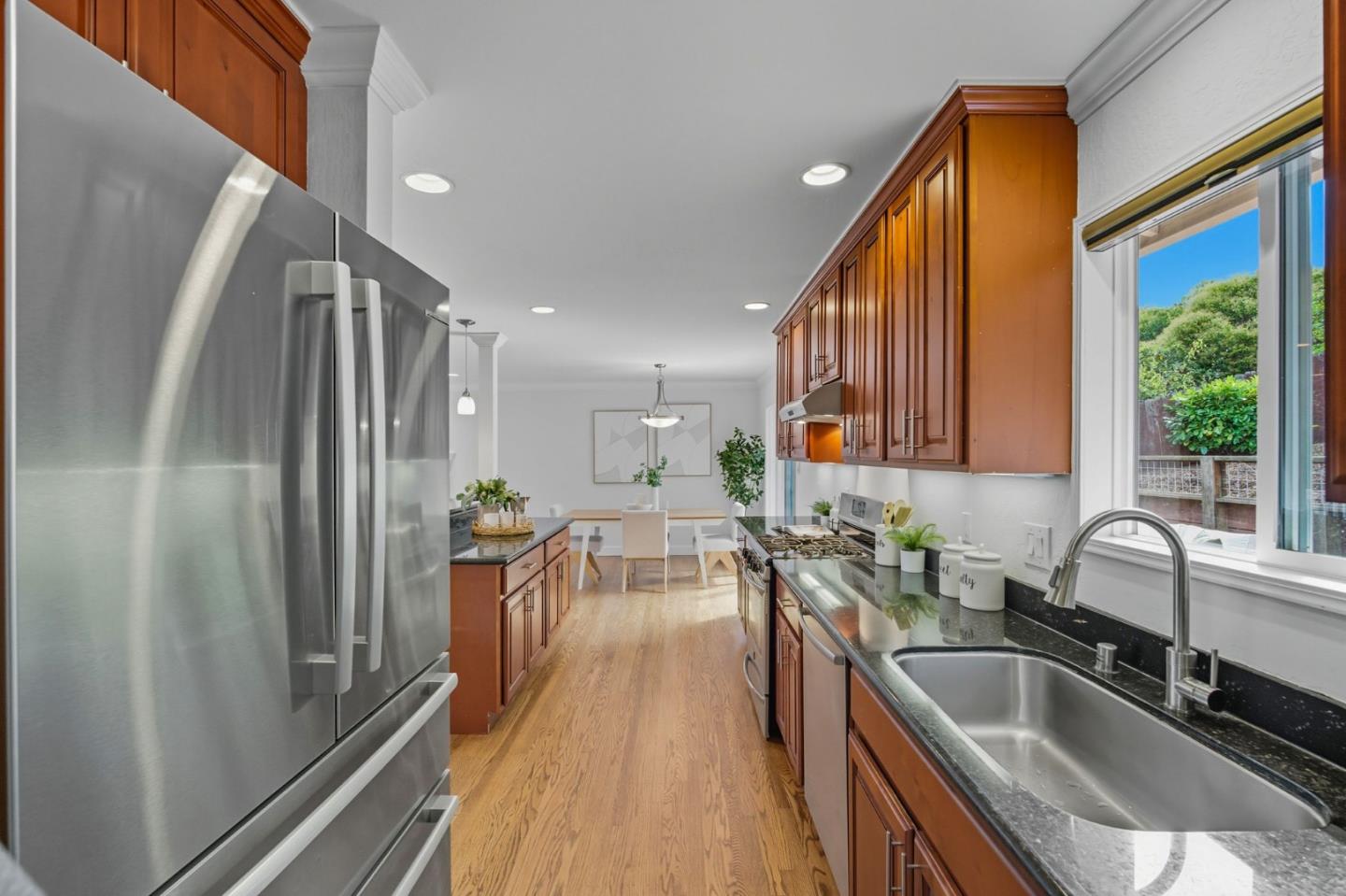 Detail Gallery Image 20 of 67 For 2315 Cheshire Way, Redwood City,  CA 94061 - 3 Beds | 2 Baths
