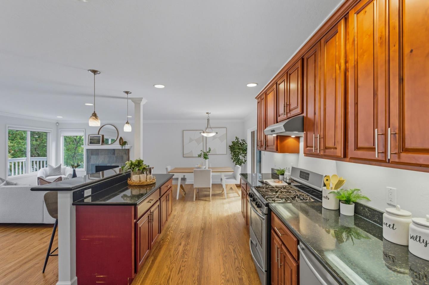 Detail Gallery Image 21 of 67 For 2315 Cheshire Way, Redwood City,  CA 94061 - 3 Beds | 2 Baths