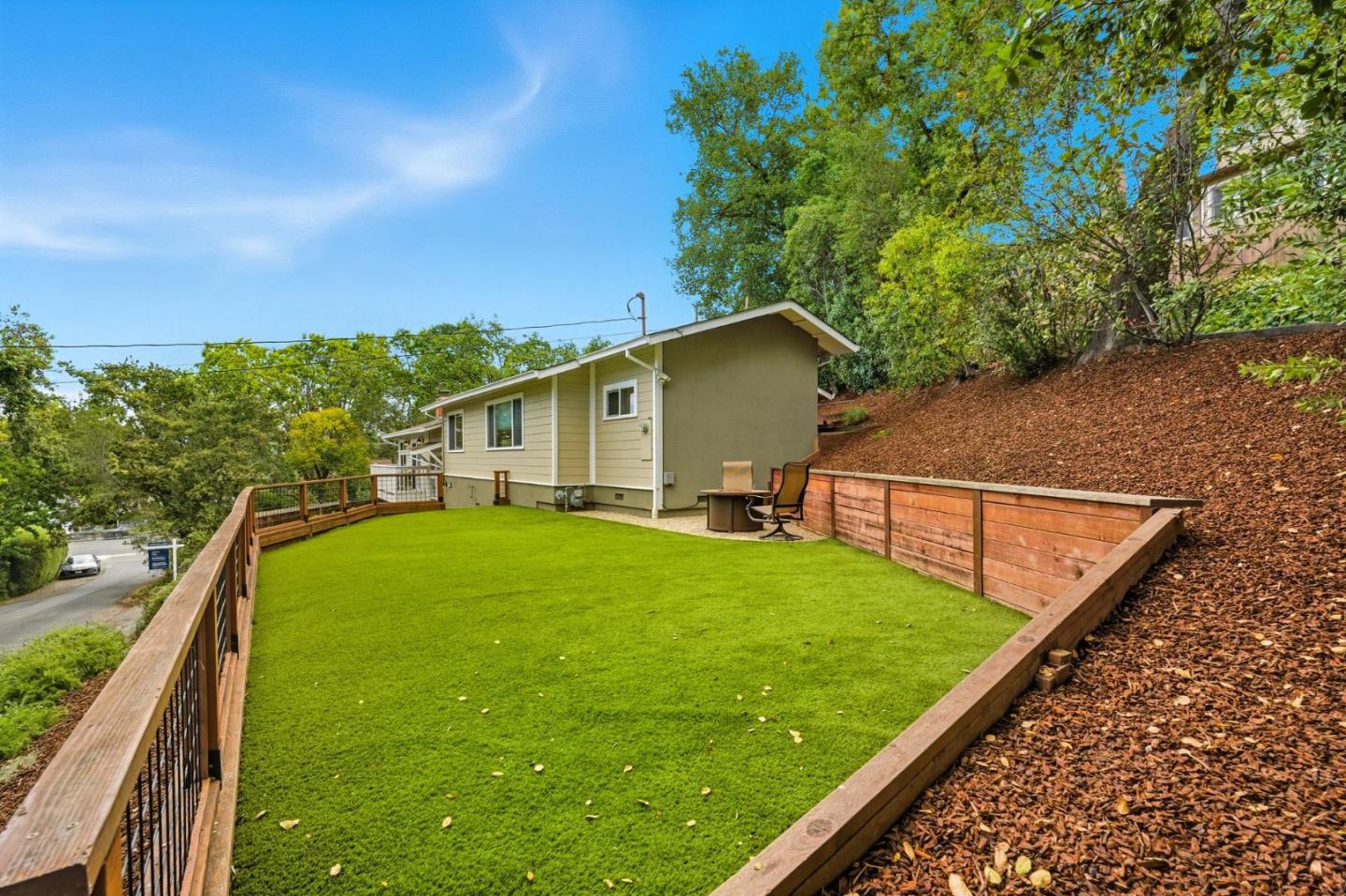 Detail Gallery Image 49 of 67 For 2315 Cheshire Way, Redwood City,  CA 94061 - 3 Beds | 2 Baths