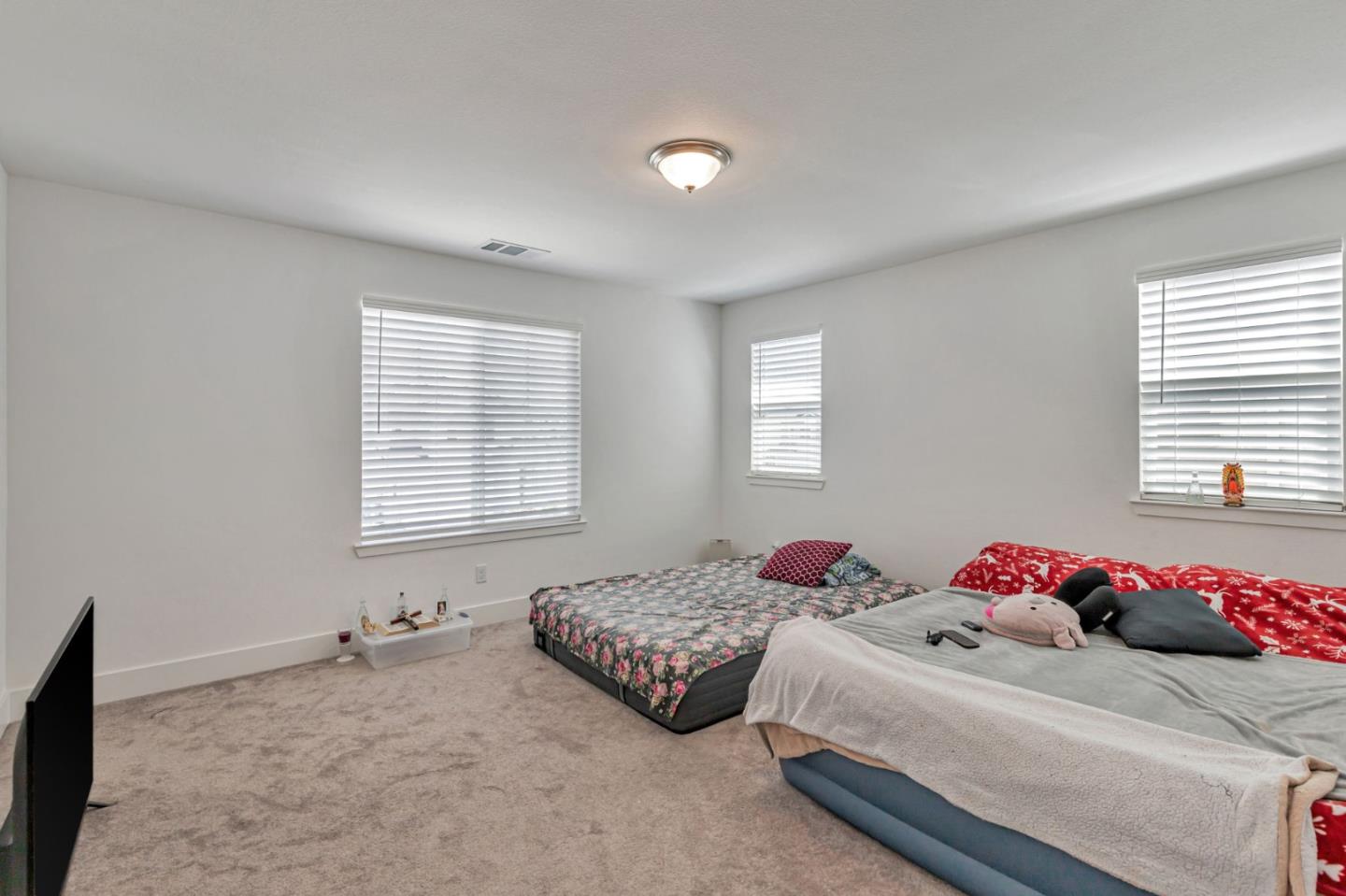 Detail Gallery Image 10 of 40 For 1180 Cherry Peak Way, Hollister,  CA 95023 - 3 Beds | 2/1 Baths