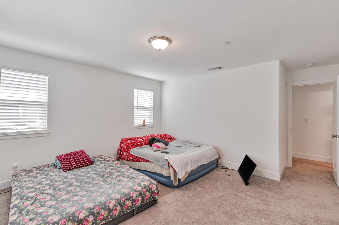 Detail Gallery Image 11 of 40 For 1180 Cherry Peak Way, Hollister,  CA 95023 - 3 Beds | 2/1 Baths