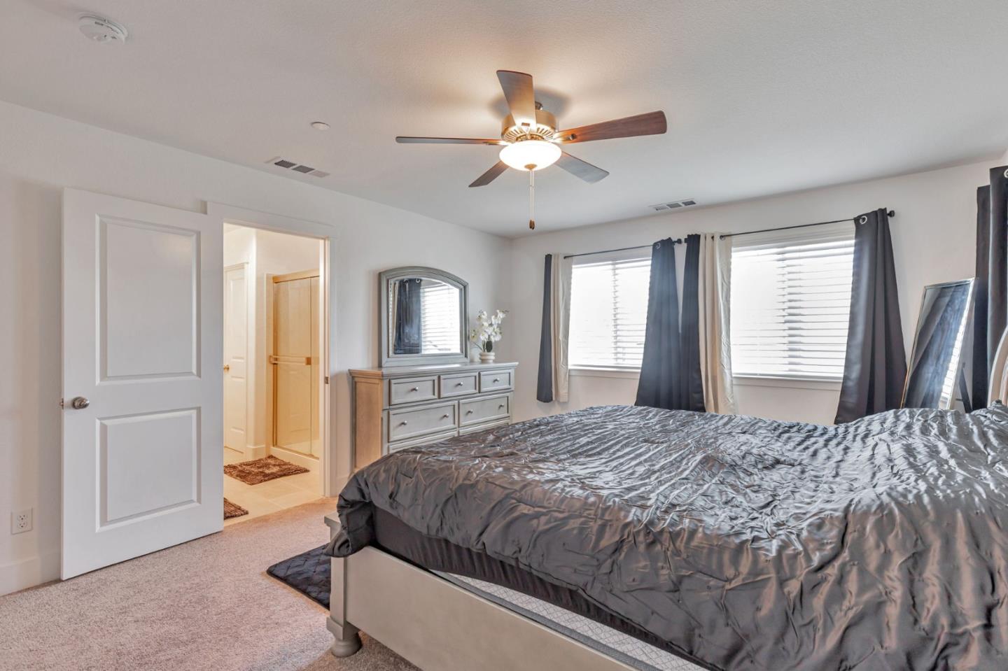 Detail Gallery Image 13 of 40 For 1180 Cherry Peak Way, Hollister,  CA 95023 - 3 Beds | 2/1 Baths