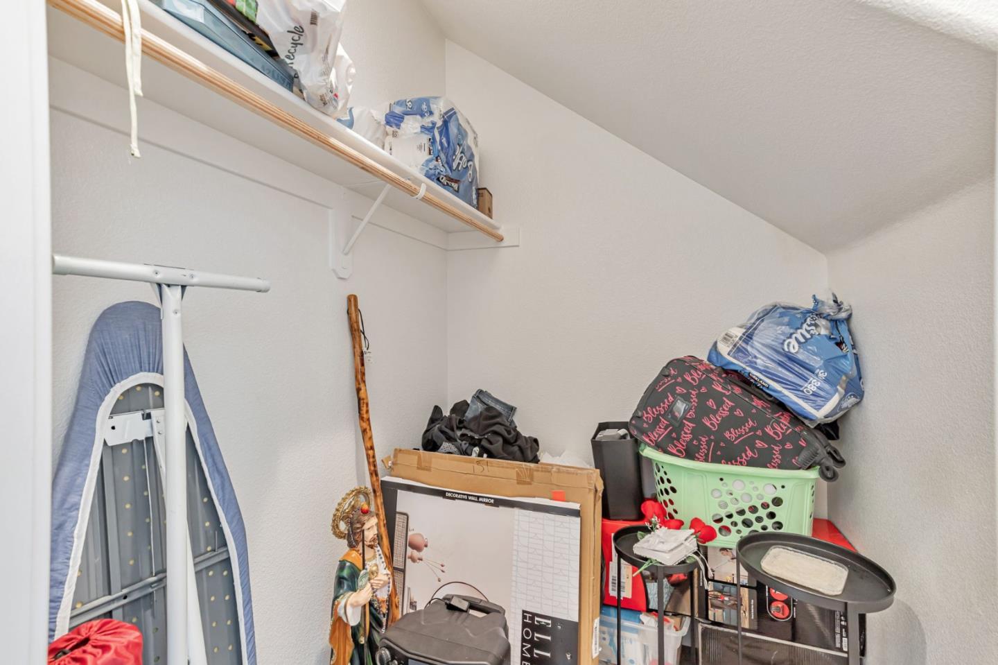 Detail Gallery Image 19 of 40 For 1180 Cherry Peak Way, Hollister,  CA 95023 - 3 Beds | 2/1 Baths