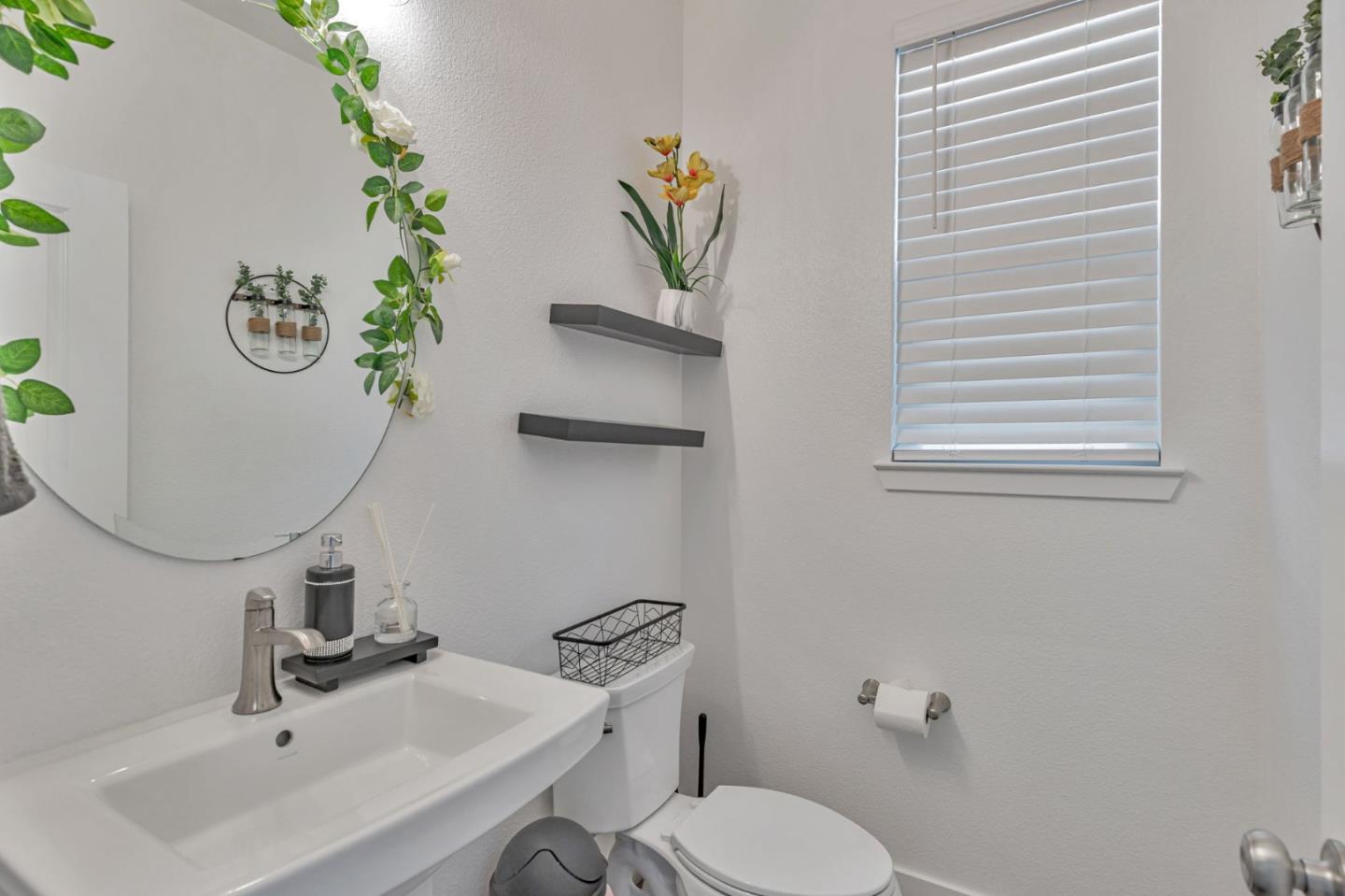 Detail Gallery Image 22 of 40 For 1180 Cherry Peak Way, Hollister,  CA 95023 - 3 Beds | 2/1 Baths