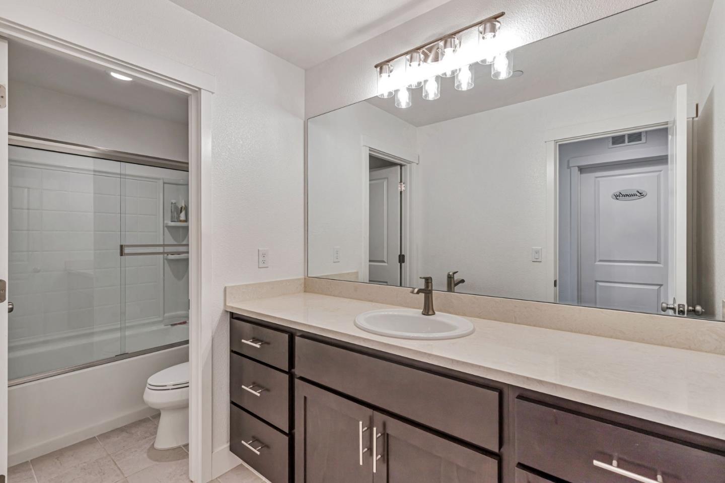 Detail Gallery Image 23 of 40 For 1180 Cherry Peak Way, Hollister,  CA 95023 - 3 Beds | 2/1 Baths