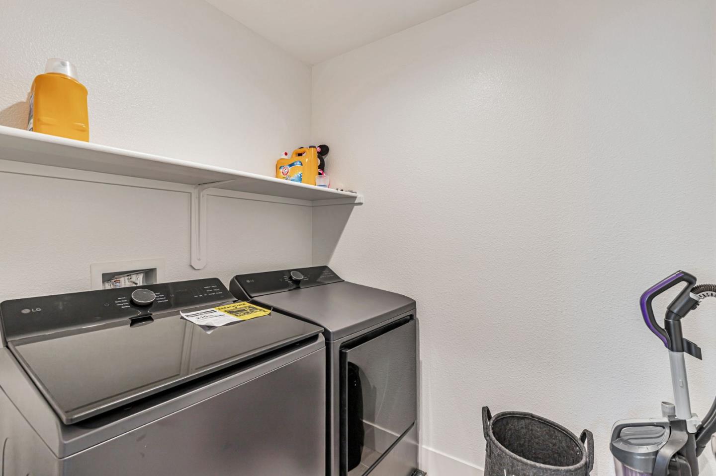 Detail Gallery Image 28 of 40 For 1180 Cherry Peak Way, Hollister,  CA 95023 - 3 Beds | 2/1 Baths