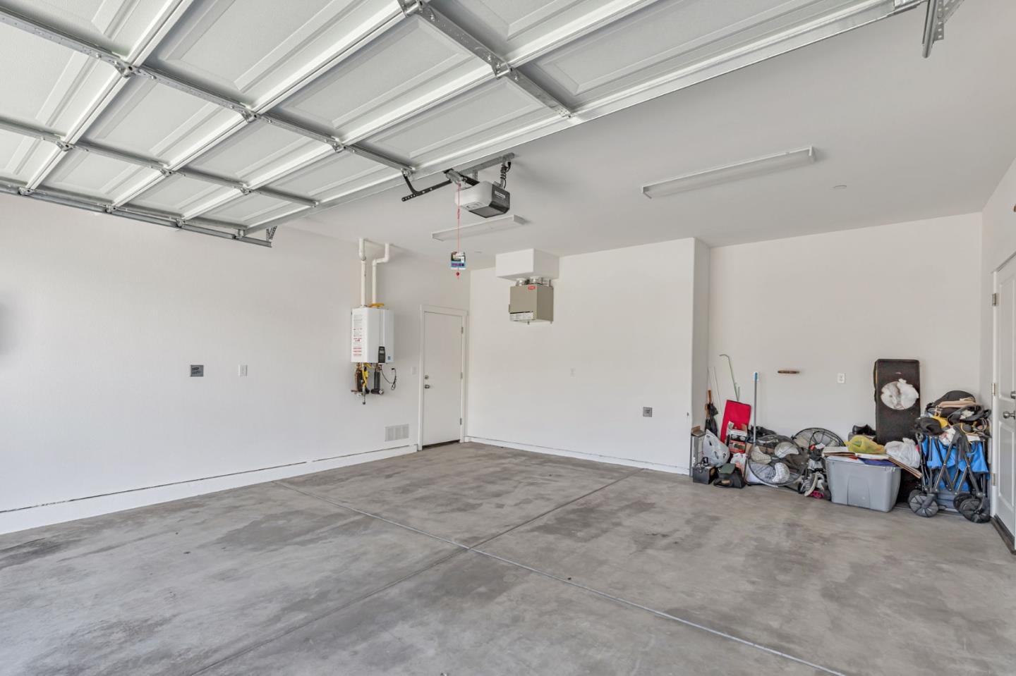 Detail Gallery Image 30 of 40 For 1180 Cherry Peak Way, Hollister,  CA 95023 - 3 Beds | 2/1 Baths