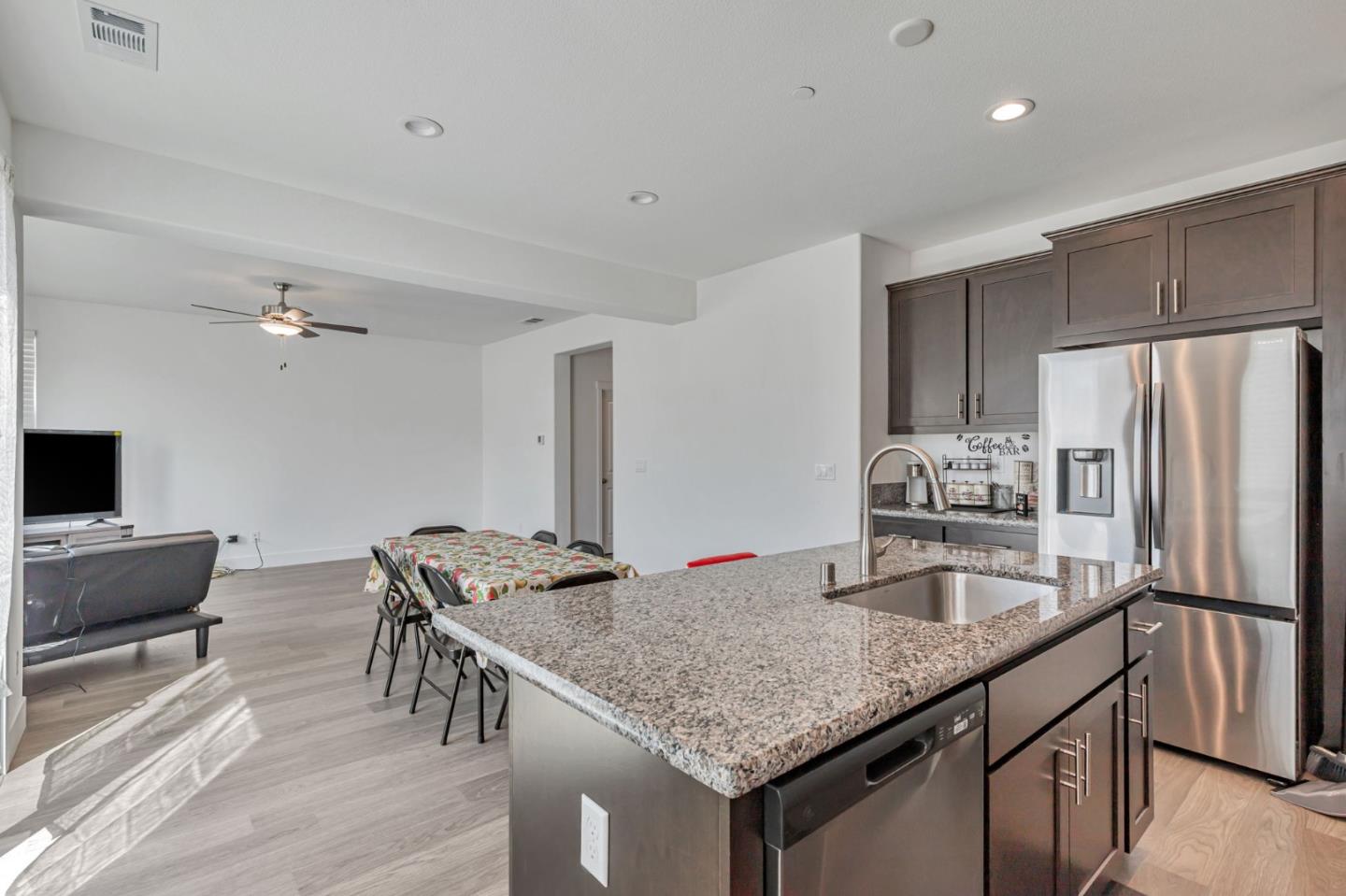 Detail Gallery Image 6 of 40 For 1180 Cherry Peak Way, Hollister,  CA 95023 - 3 Beds | 2/1 Baths
