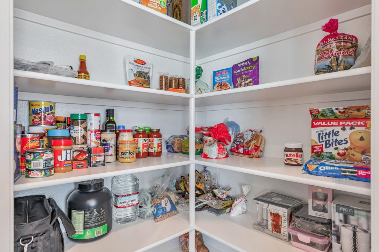 Detail Gallery Image 8 of 40 For 1180 Cherry Peak Way, Hollister,  CA 95023 - 3 Beds | 2/1 Baths
