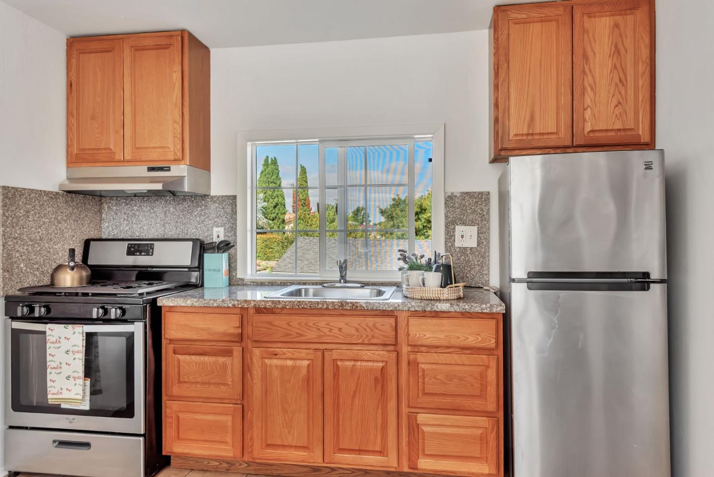 Detail Gallery Image 33 of 40 For 119 N Claremont St, San Mateo,  CA 94401 - 3 Beds | 2/2 Baths
