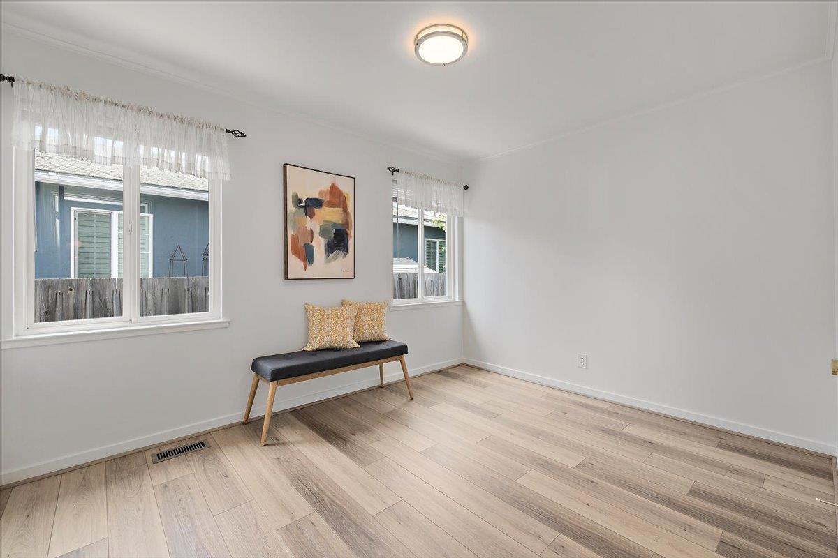 Detail Gallery Image 12 of 21 For 227 Poinsettia Ave, San Mateo,  CA 94403 - 3 Beds | 1 Baths