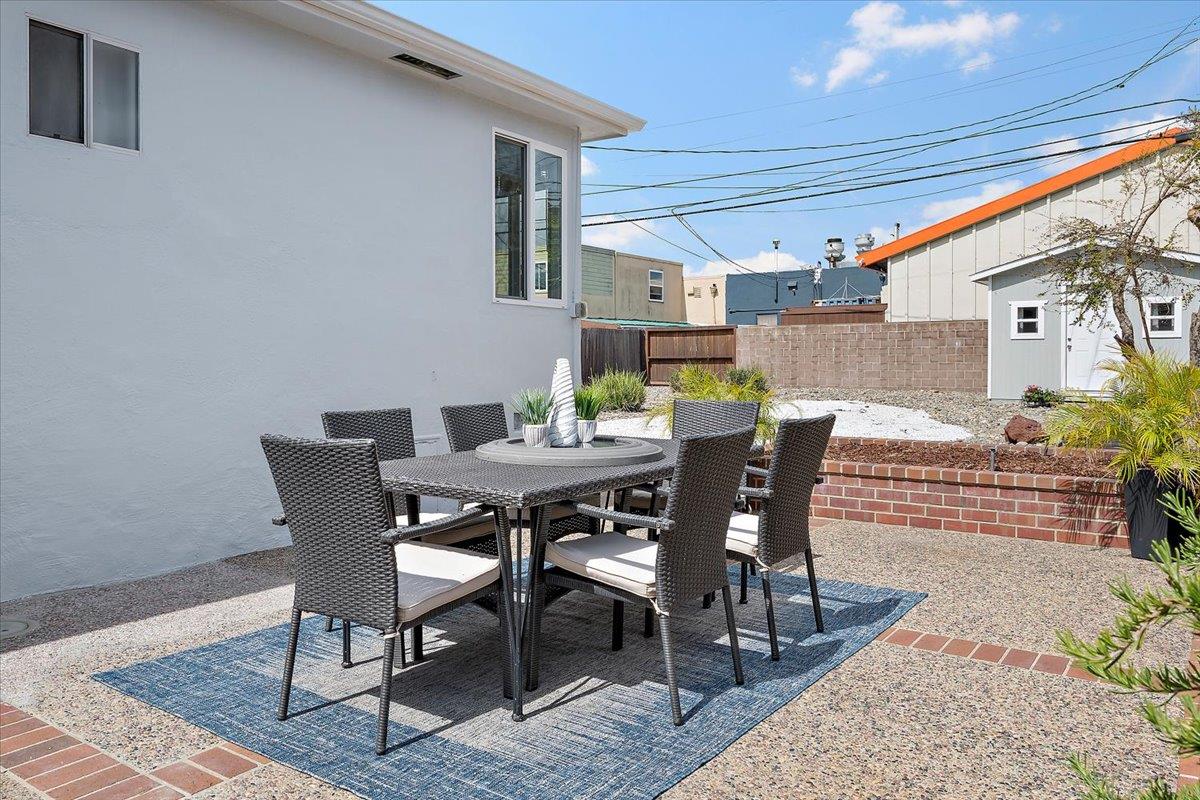 Detail Gallery Image 14 of 21 For 227 Poinsettia Ave, San Mateo,  CA 94403 - 3 Beds | 1 Baths
