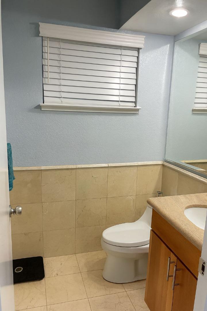 Detail Gallery Image 12 of 21 For 1563 Four Oaks Rd, San Jose,  CA 95131 - 4 Beds | 2/1 Baths