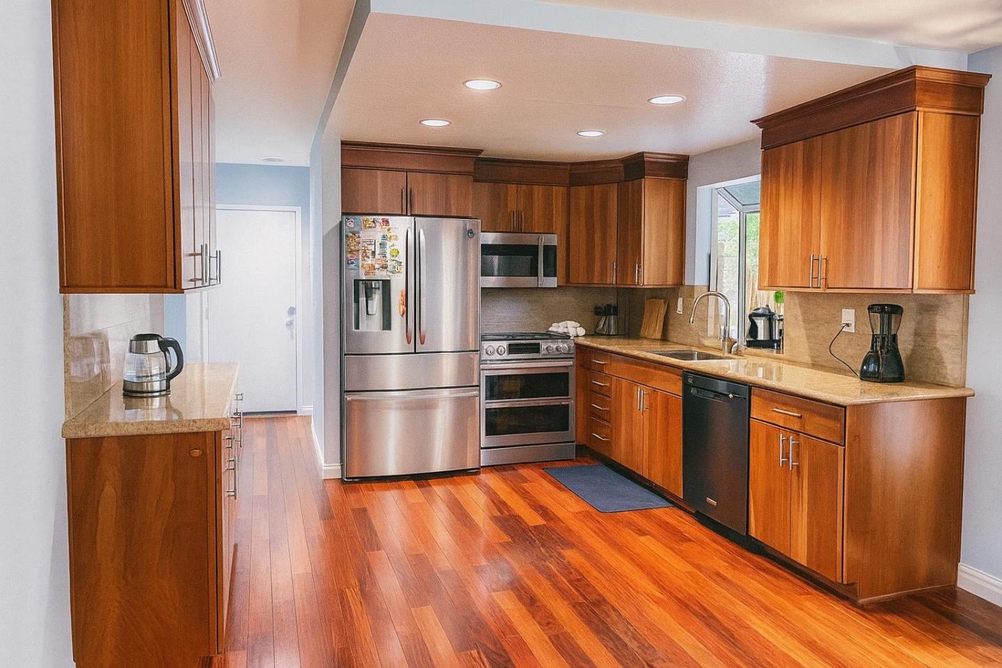 Detail Gallery Image 2 of 21 For 1563 Four Oaks Rd, San Jose,  CA 95131 - 4 Beds | 2/1 Baths