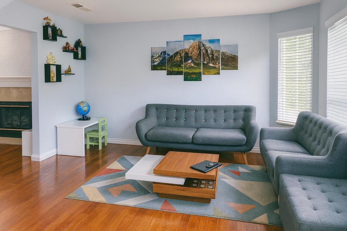 Detail Gallery Image 4 of 21 For 1563 Four Oaks Rd, San Jose,  CA 95131 - 4 Beds | 2/1 Baths