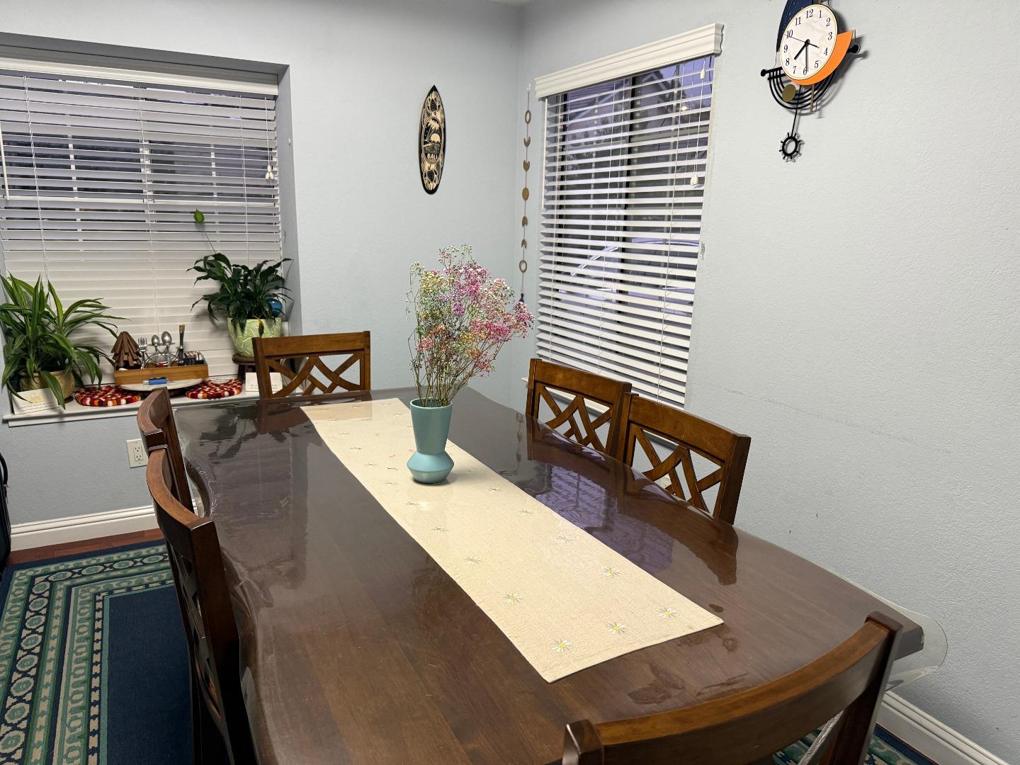 Detail Gallery Image 9 of 21 For 1563 Four Oaks Rd, San Jose,  CA 95131 - 4 Beds | 2/1 Baths