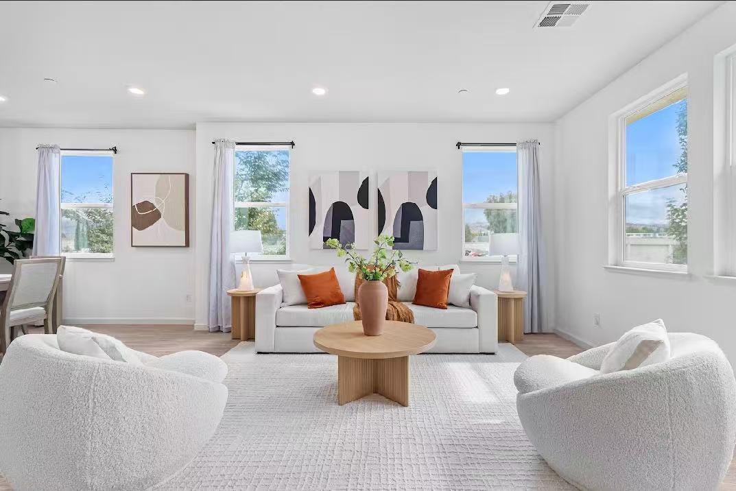Detail Gallery Image 1 of 37 For 1660 Solari Pl, San Jose,  CA 95131 - 4 Beds | 3/1 Baths
