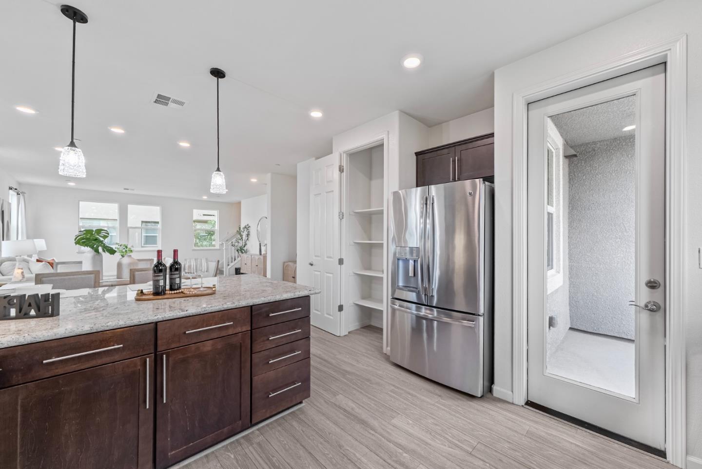 Detail Gallery Image 9 of 37 For 1660 Solari Pl, San Jose,  CA 95131 - 4 Beds | 3/1 Baths