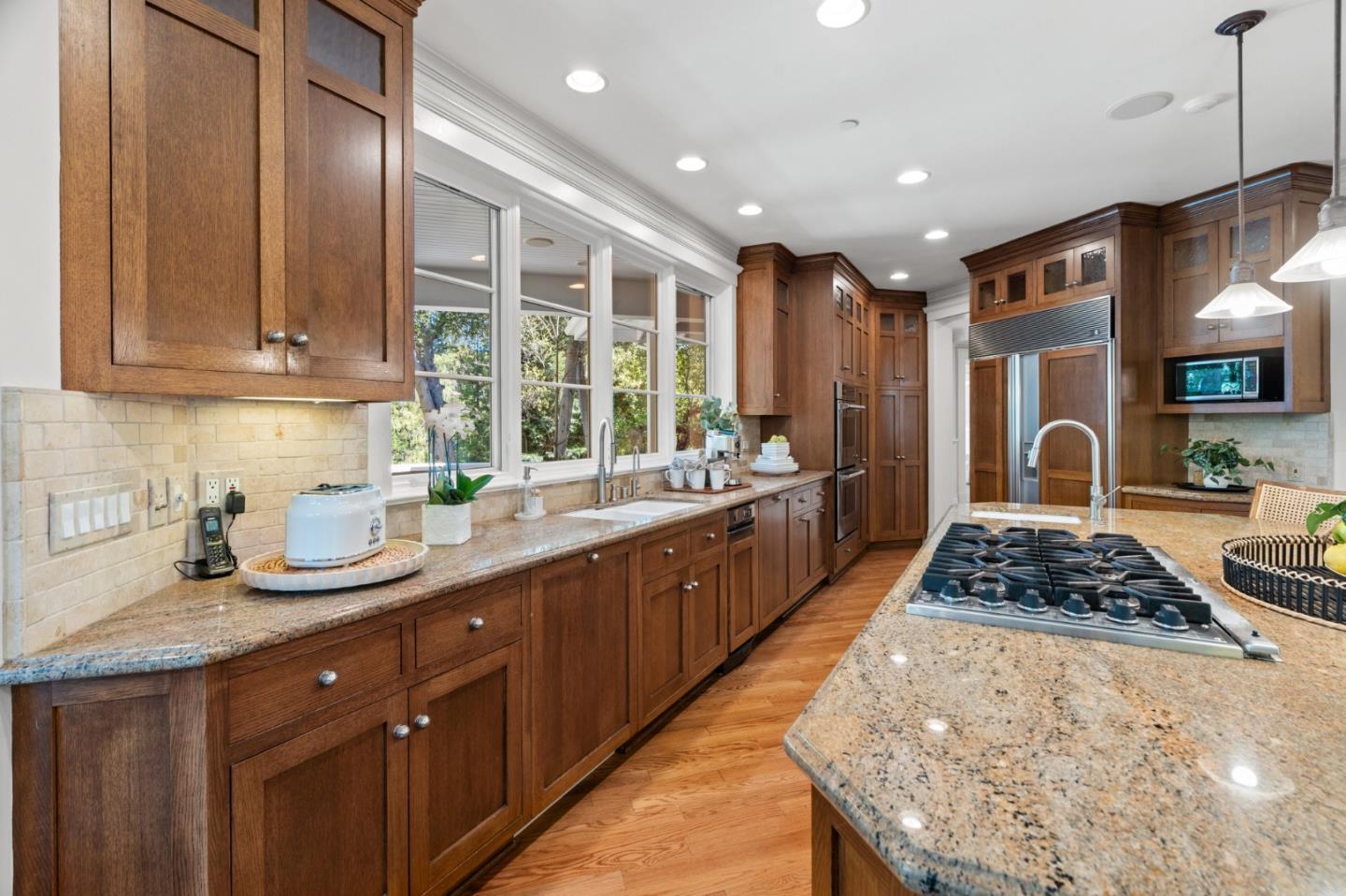 Detail Gallery Image 19 of 70 For 16420 S Kennedy Rd, Los Gatos,  CA 95030 - 7 Beds | 5/2 Baths