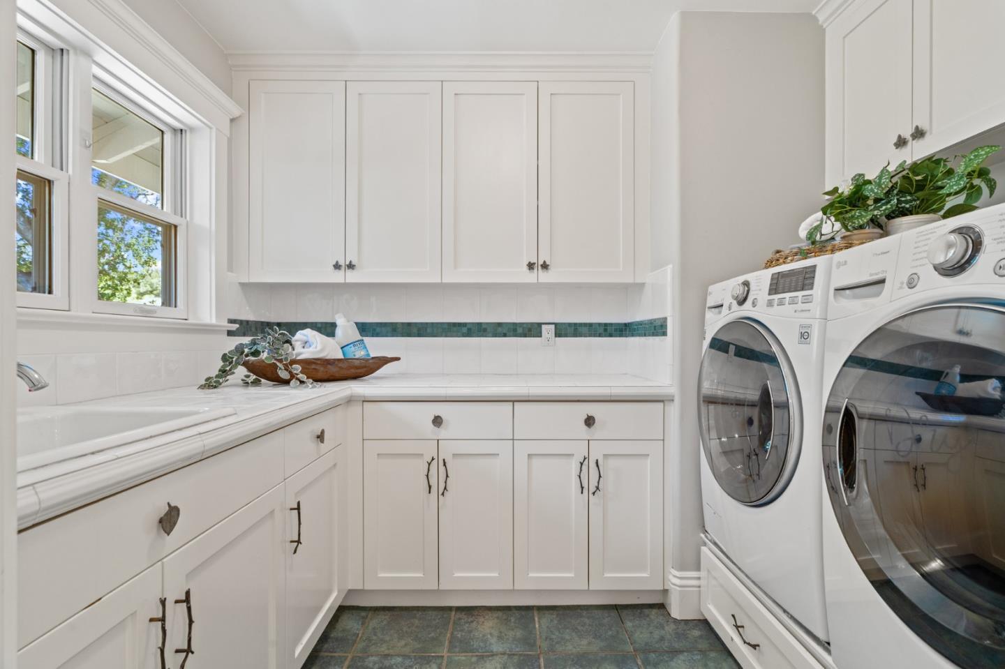Detail Gallery Image 43 of 70 For 16420 S Kennedy Rd, Los Gatos,  CA 95030 - 7 Beds | 5/2 Baths