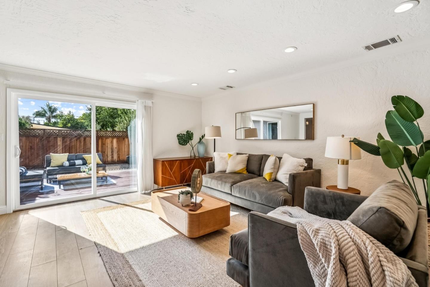 Detail Gallery Image 15 of 35 For 2149 Bohannon Dr, Santa Clara,  CA 95050 - 2 Beds | 1 Baths