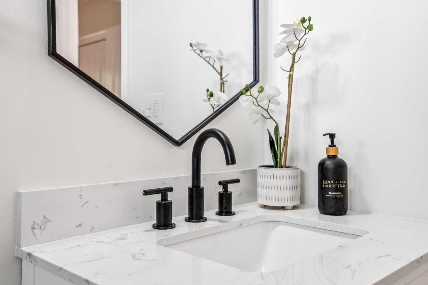 Detail Gallery Image 24 of 35 For 2149 Bohannon Dr, Santa Clara,  CA 95050 - 2 Beds | 1 Baths