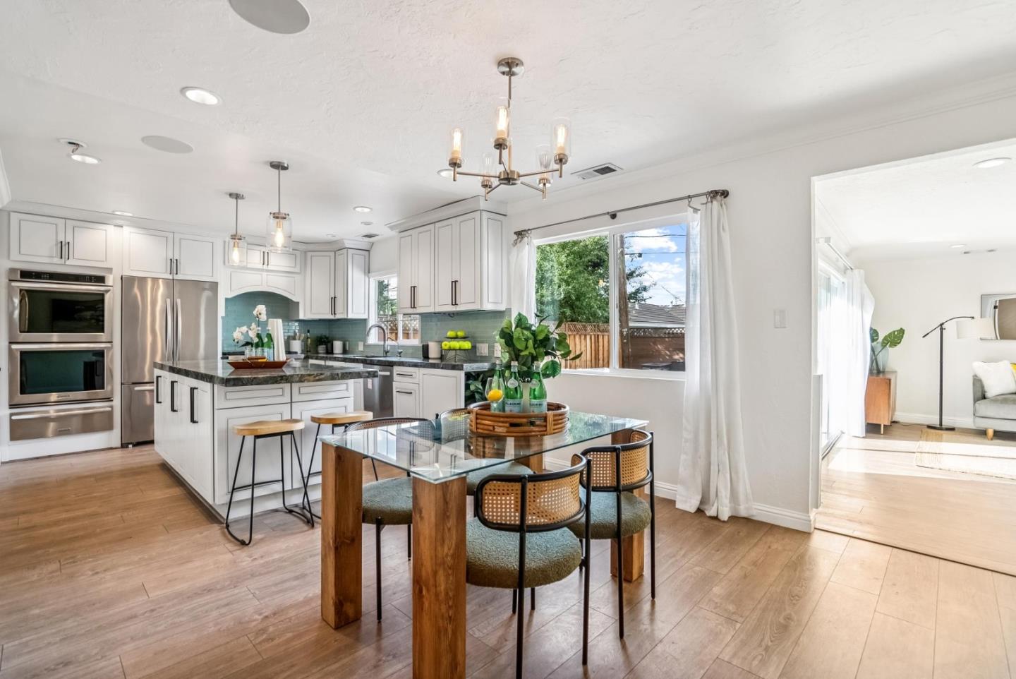 Detail Gallery Image 5 of 35 For 2149 Bohannon Dr, Santa Clara,  CA 95050 - 2 Beds | 1 Baths