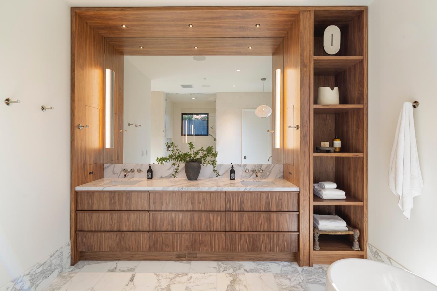 Detail Gallery Image 34 of 59 For 55 Del Monte Dr, Hillsborough,  CA 94010 - 5 Beds | 4/1 Baths