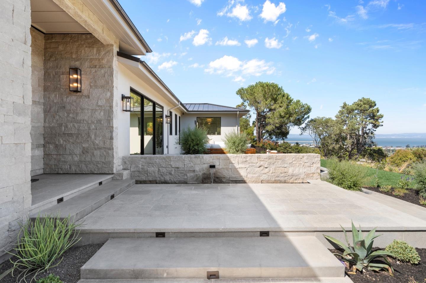 Detail Gallery Image 4 of 59 For 55 Del Monte Dr, Hillsborough,  CA 94010 - 5 Beds | 4/1 Baths