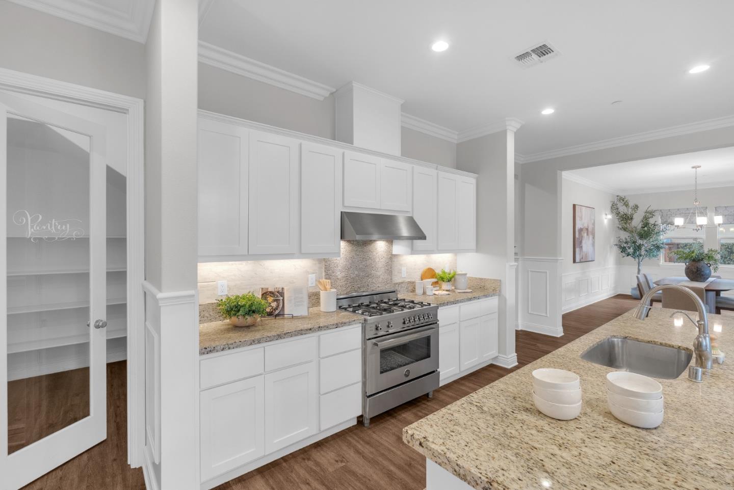 Detail Gallery Image 11 of 56 For 717 Juliann Way, Morgan Hill,  CA 95037 - 4 Beds | 4/1 Baths
