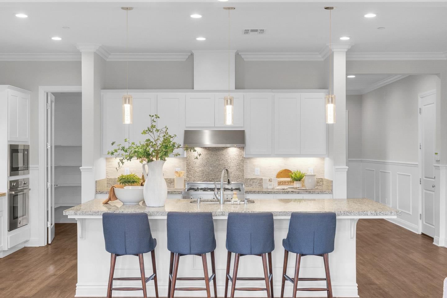 Detail Gallery Image 7 of 56 For 717 Juliann Way, Morgan Hill,  CA 95037 - 4 Beds | 4/1 Baths