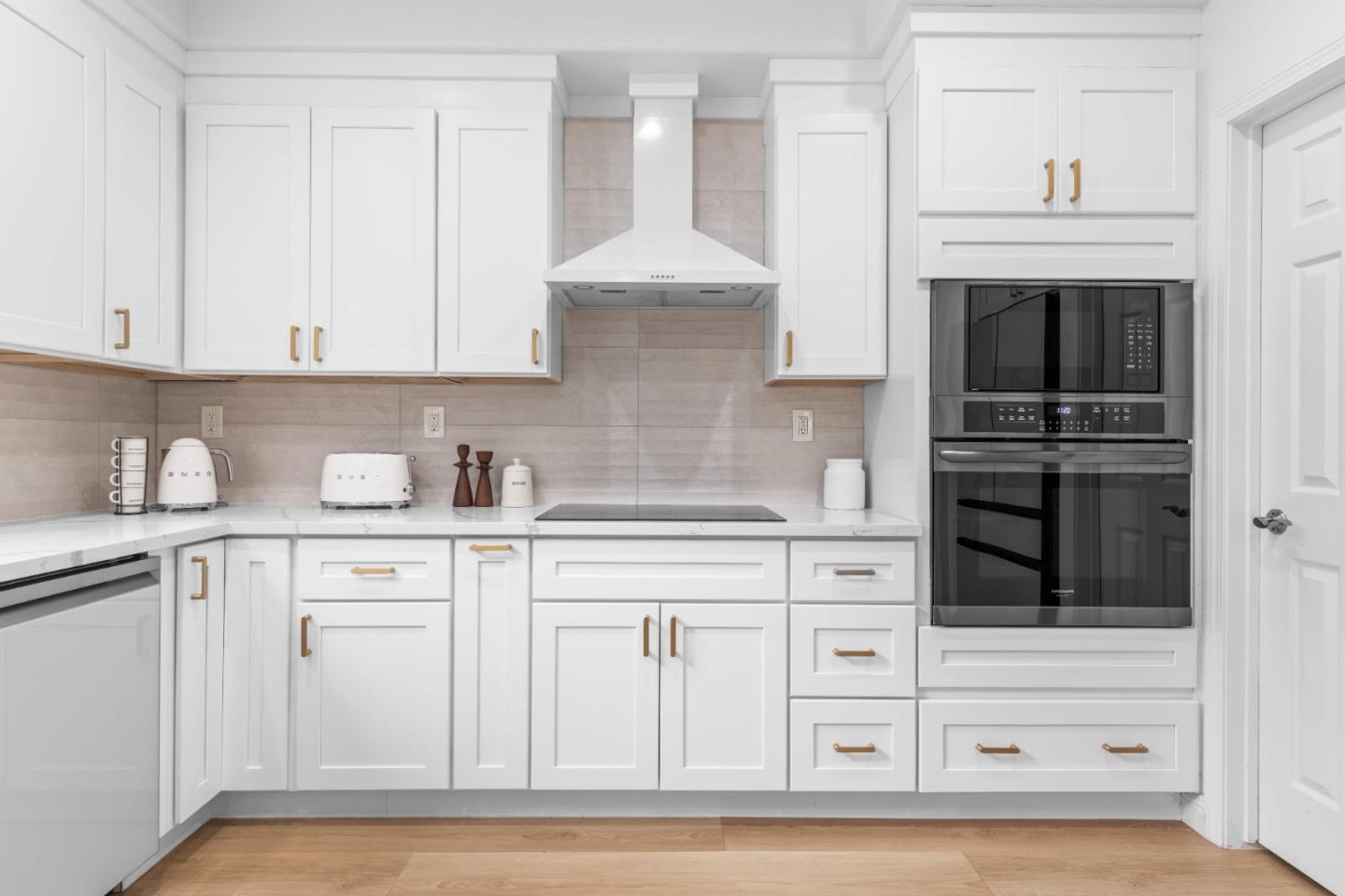 Detail Gallery Image 15 of 53 For 817 Pitkin Loop, San Jose,  CA 95125 - 4 Beds | 2/1 Baths