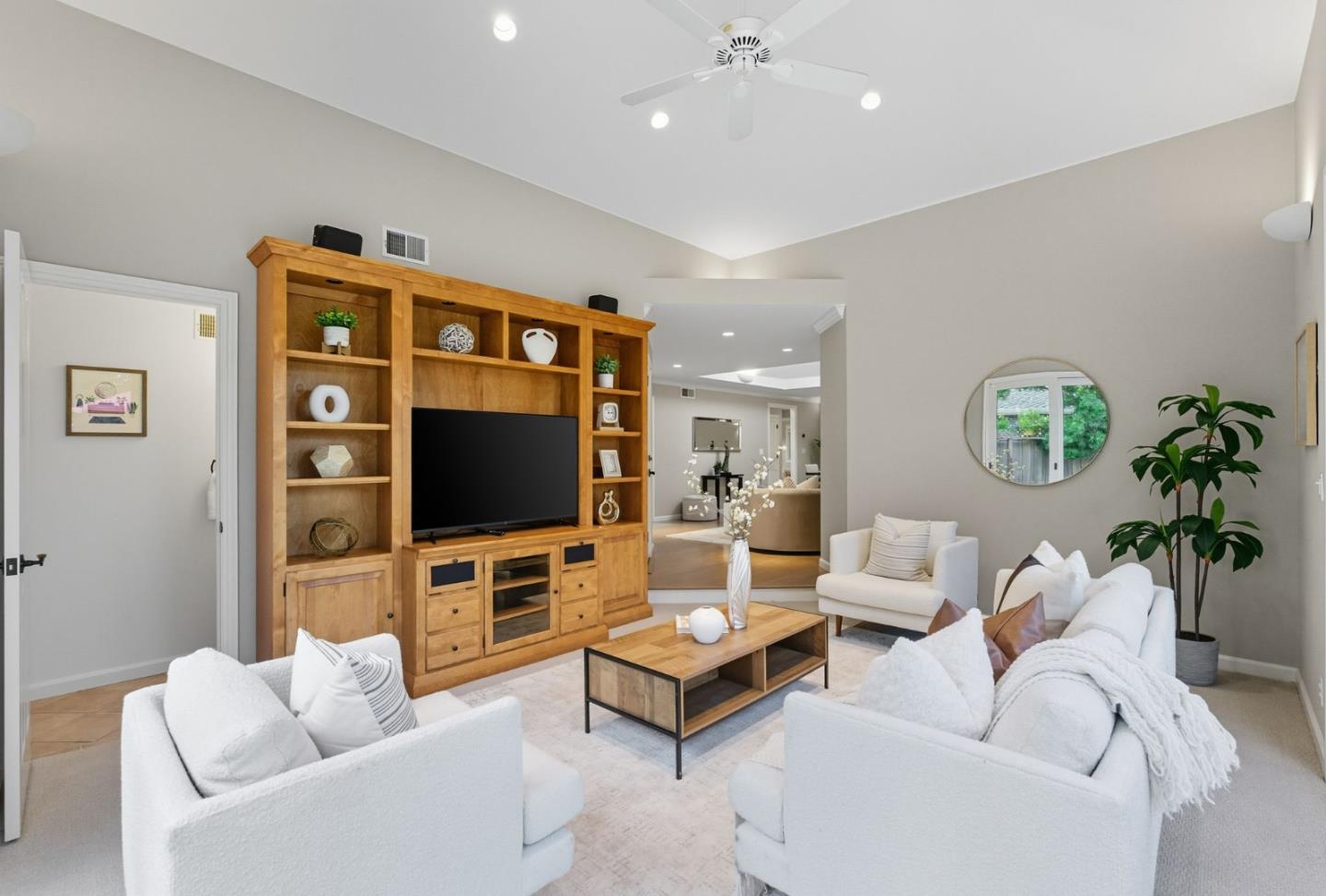 Detail Gallery Image 10 of 76 For 1660 Elmhurst Dr, Los Altos,  CA 94024 - 4 Beds | 2/1 Baths