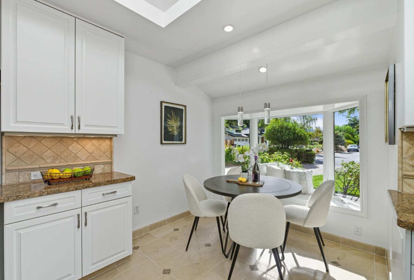 Detail Gallery Image 21 of 76 For 1660 Elmhurst Dr, Los Altos,  CA 94024 - 4 Beds | 2/1 Baths