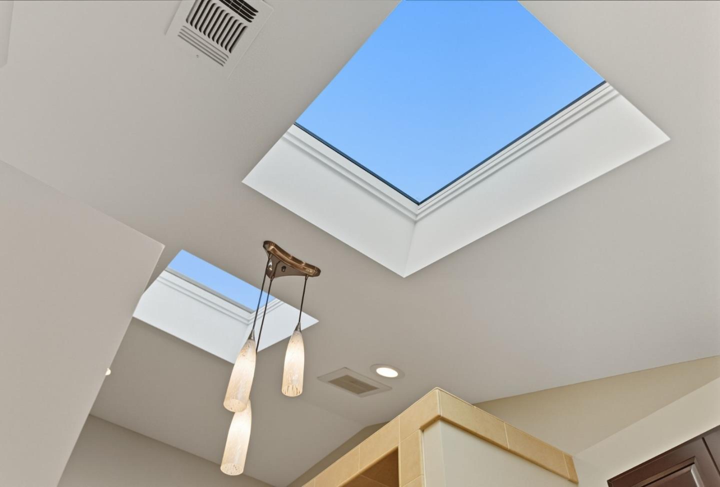 Detail Gallery Image 32 of 76 For 1660 Elmhurst Dr, Los Altos,  CA 94024 - 4 Beds | 2/1 Baths