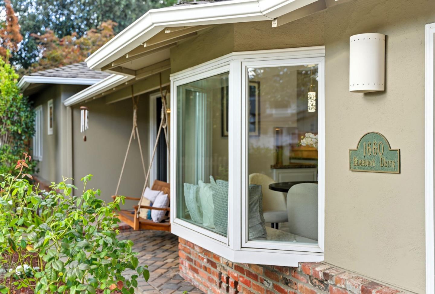 Detail Gallery Image 5 of 76 For 1660 Elmhurst Dr, Los Altos,  CA 94024 - 4 Beds | 2/1 Baths