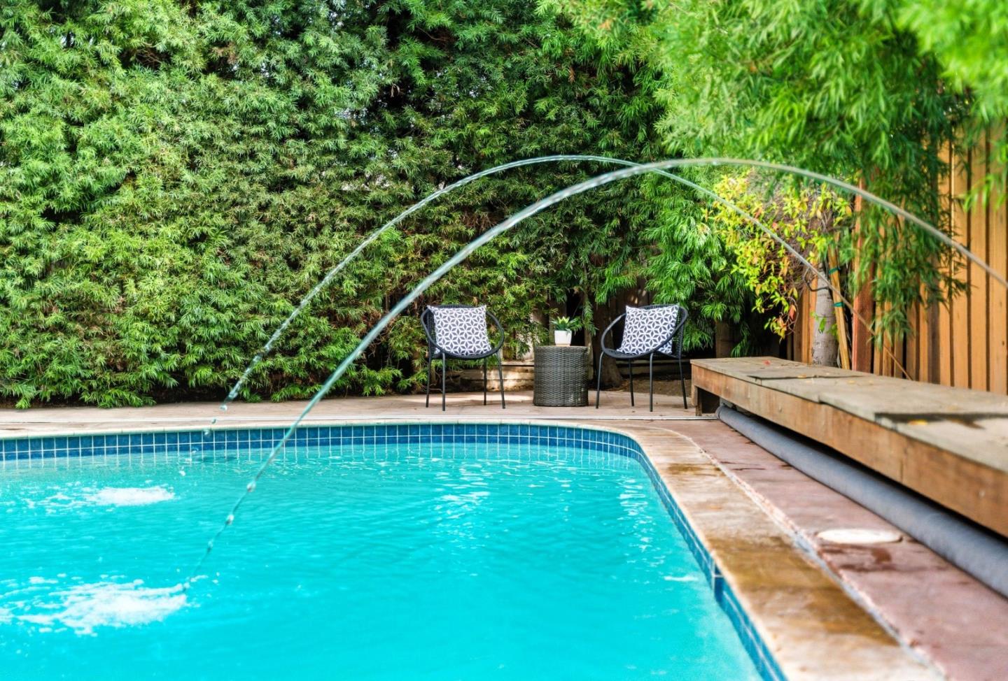 Detail Gallery Image 60 of 76 For 1660 Elmhurst Dr, Los Altos,  CA 94024 - 4 Beds | 2/1 Baths