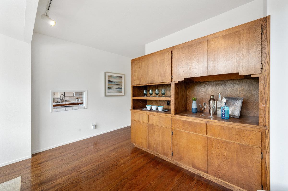 Detail Gallery Image 14 of 64 For 901 Laurelwood Dr, San Mateo,  CA 94403 - 3 Beds | 2/1 Baths