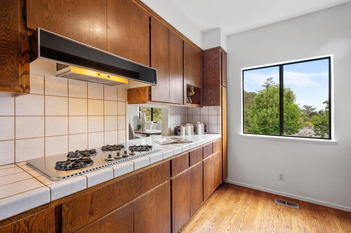 Detail Gallery Image 6 of 64 For 901 Laurelwood Dr, San Mateo,  CA 94403 - 3 Beds | 2/1 Baths