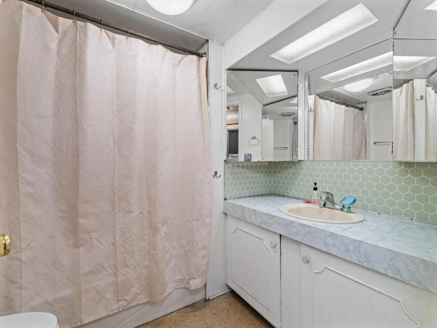 Detail Gallery Image 14 of 22 For 2150 Monterey Rd #128,  San Jose,  CA 95112 - 1 Beds | 1 Baths