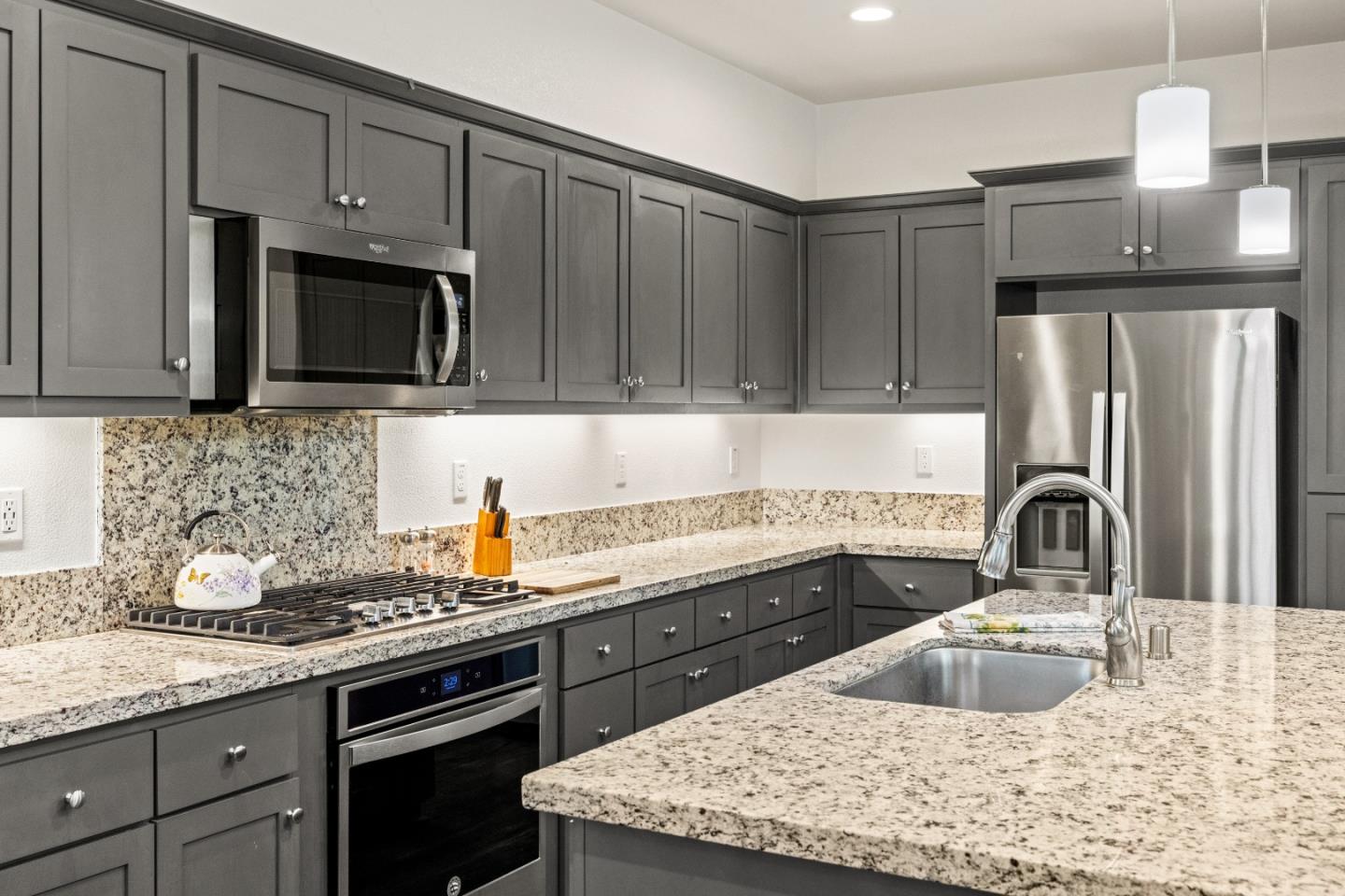 Detail Gallery Image 11 of 73 For 579 Rosa Monte Way, Marina,  CA 93933 - 4 Beds | 2/1 Baths
