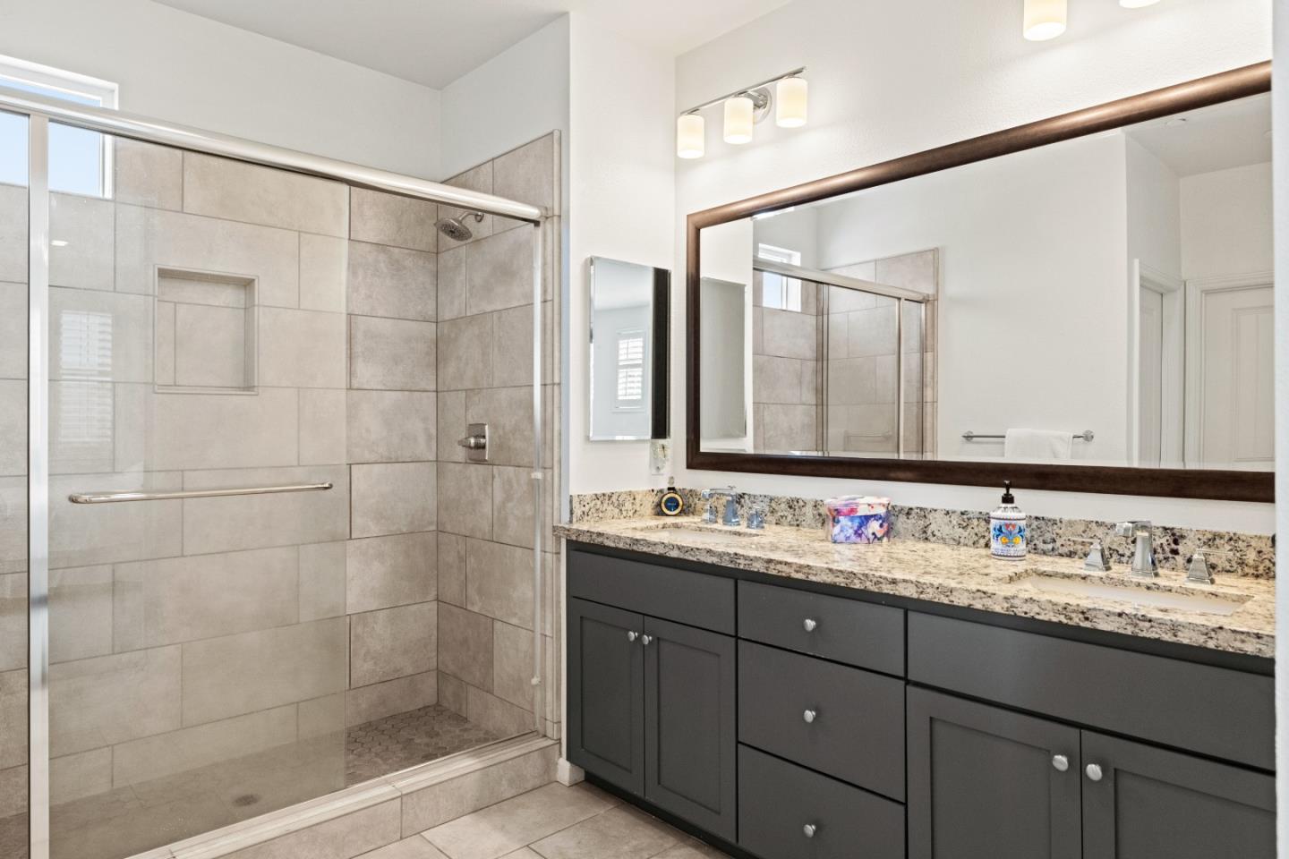 Detail Gallery Image 21 of 73 For 579 Rosa Monte Way, Marina,  CA 93933 - 4 Beds | 2/1 Baths